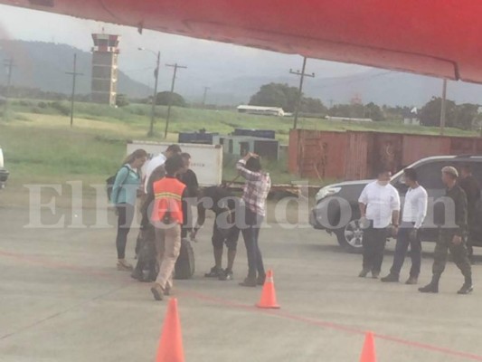 Ronaldinho ya está en Honduras; mira las fotos de su llegada