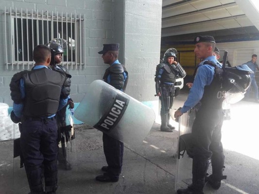 Seguridad total en el Estadio Nacional para el partido de Ronaldinho Gaúcho