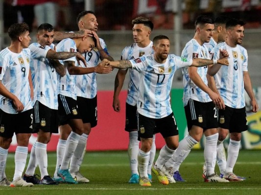Argentina aprende a ganar y ser eficaz sin Messi  