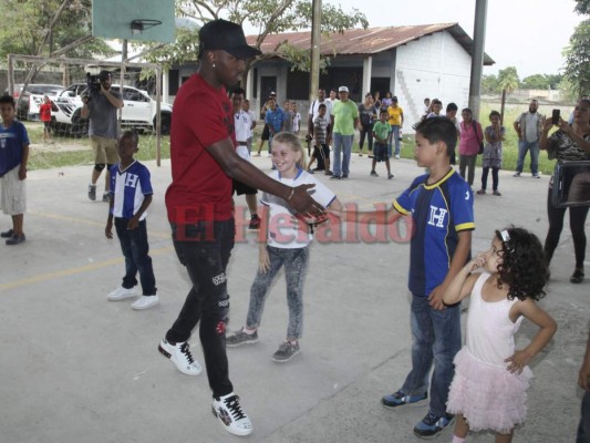 El delantero hondureño Alberth Elis llevó alegría a Chamelecón