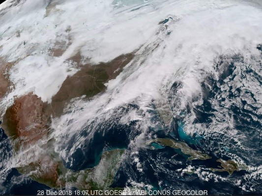 Tormentas de invierno azotan grandes franjas de EEUU y dejan al menos 6 muertos