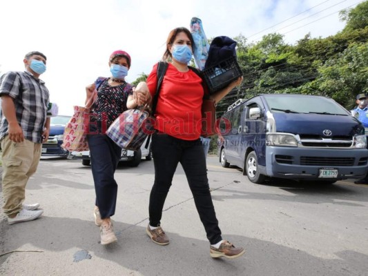Breve toma de buses 'brujos' provocó caos en la salida al sur de la capital (FOTOS)