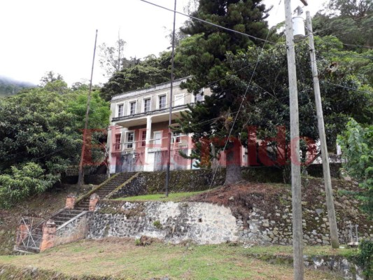 Honduras: San Juancito necesita oro para no perder su encanto