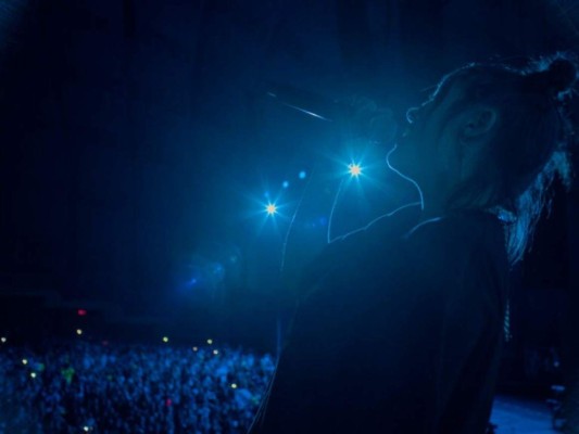 Billie Eilish estrena película que documenta su vida artística y personal