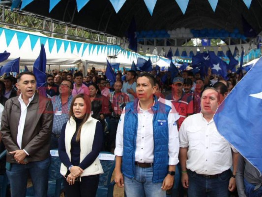 Nacionalistas debaten temas para la convención que harán en Gracias, Lempira