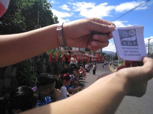 Interminables filas en el RNP para reclamar la tarjeta de identidad