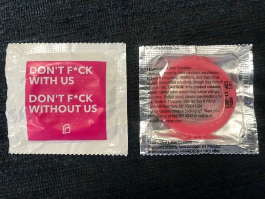 Legisladores recibieron condones en San Valentín&nbsp;