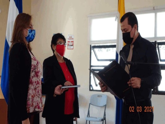 JDU juramenta directora interina del CUROC-UNAH