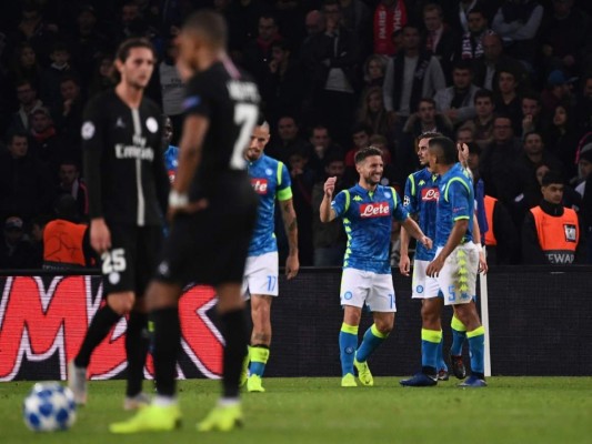 PSG y Napoli lo igualan 2 - 2 en el Parque de los Príncipes