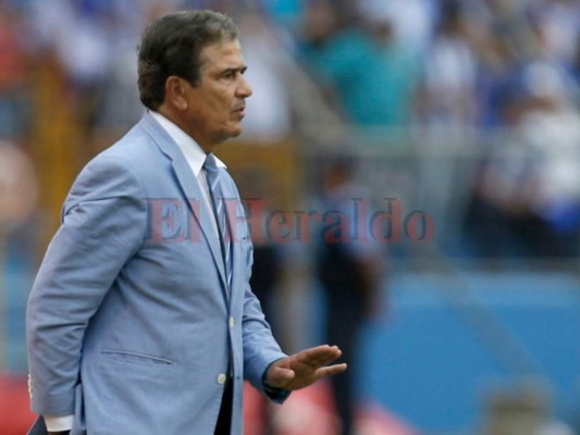 Futuro de Jorge Luis Pinto será definido en los próximos días en Fenafuth