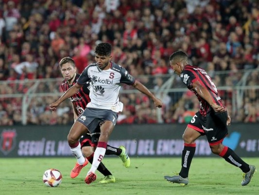 Empate ante Saprissa deja a Alajuelense con la clasificación comprometida