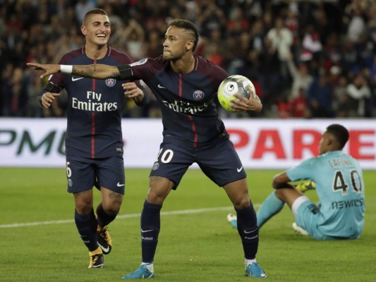 Neymar critica a la dirección del Barcelona