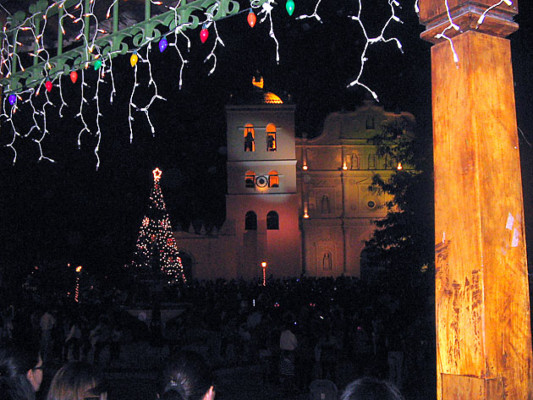 Las doce campanadas en Comayagua marcaron inicio de 2012 en Honduras