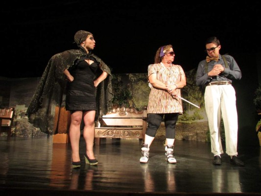 Anahí Pérez vive su gran año en el cine, la radio y el teatro