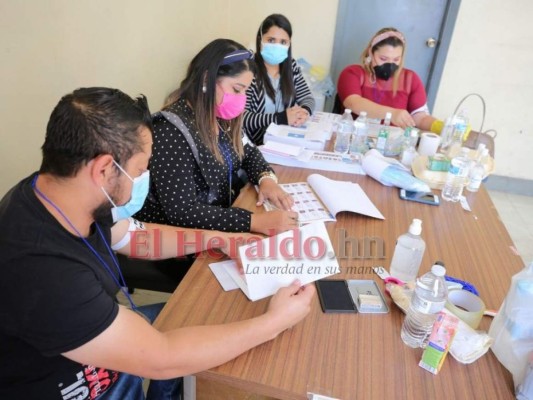 Con mascarillas y medidas de bioseguridad se desarrollan atípicas elecciones primarias (Fotos)