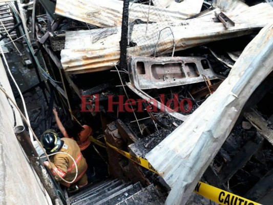 Cinco familias quedaron en la calle tras incendio en la capital y claman ayuda al gobierno