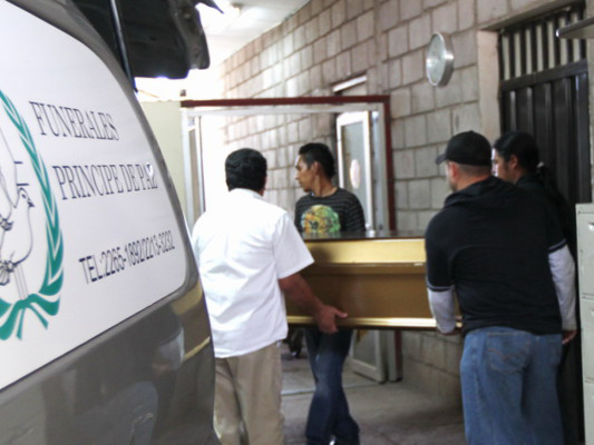 Conductor atropella a peatón y se da a la fuga