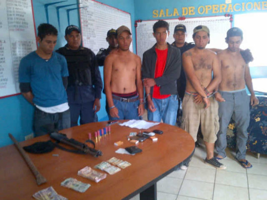 Detienen a presunta banda en la colonia Guillén