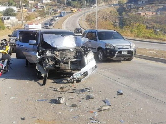 Dos personas heridas deja accidente de tránsito en el anillo periférico de la capital