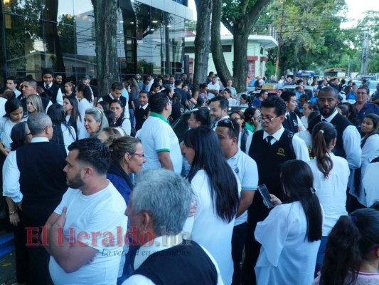 FOTOS: Masiva asistencia al velorio de la pastora Ninoska de Ponce