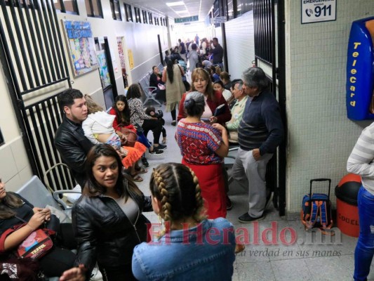 Plegarias, apoyo y fe: las muestras de cariño a Chelato Uclés (FOTOS)