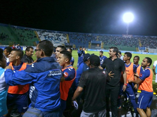 Zafarrancho en el Nacional entre los técnicos de Olimpia y Motagua
