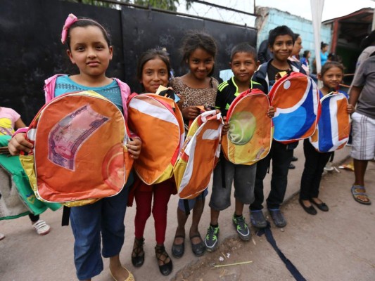 &nbsp;Compartimos alegría y útiles escolares en la colonia Nueva Suyapa de Tegucigalpa