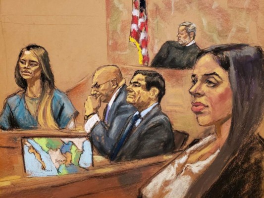 Así se saludaron Joaquín 'El Chapo' Guzmán y Emma Coronel en el juicio donde lo hallaron culpable de 10 cargos