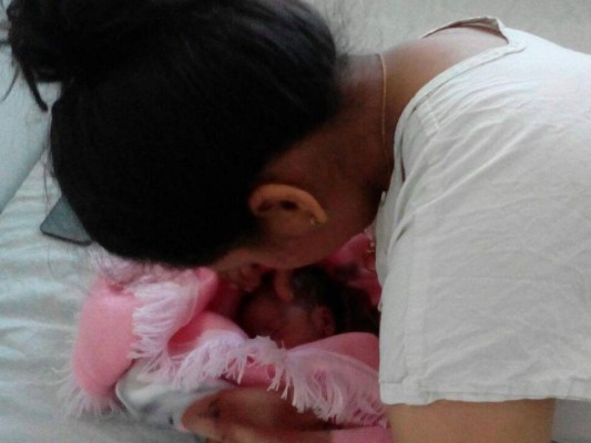 Madre que dio a luz en la UNAH: 'Es un orgullo haber nacido en la Máxima Casa de Estudios'