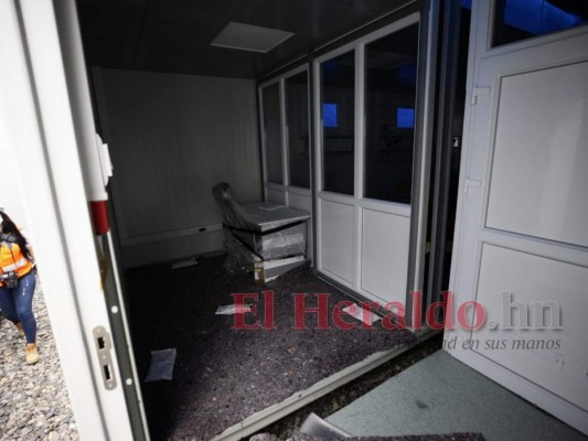 Hospital móvil de Tegucigalpa por dentro: así avanza ubicación de accesorios (FOTOS)