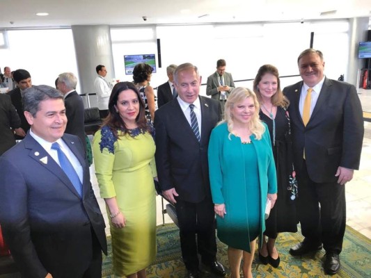 Los elegantes vestidos que usó Ana García de Hernández durante investidura de Jair Bolsonaro