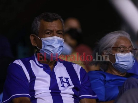 Bellas mujeres, estadio vacío y la pelea de Quioto: Lo que no viste del Honduras-Canadá