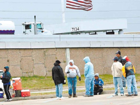 Gobierno anuncia bachillerato virtual para emigrantes