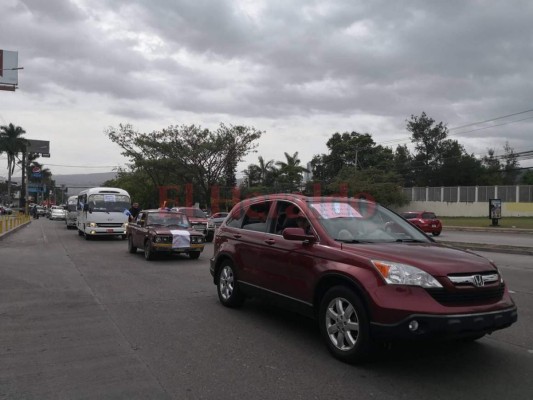 Así fue la caravana del sector transporte para exigir la rebaja al precio de los combustibles