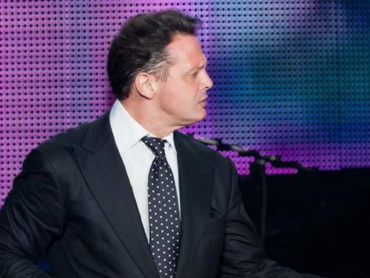 Luis Miguel irreconocible... ¡delgado y radiante en su regreso musical!
