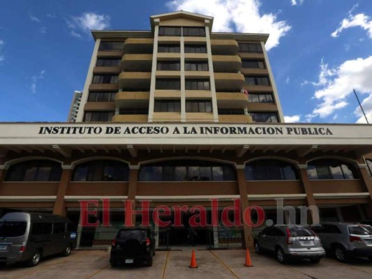 Instituciones del gobierno no actualizan portales en tiempo y forma