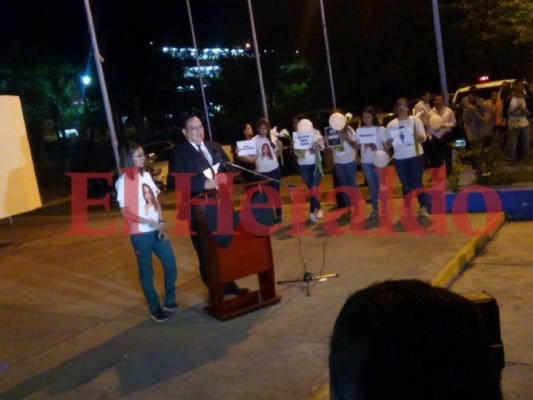 Emotivo homenaje a Silvia Vanessa Izaguirre, la estudiante asesinada en Trujillo