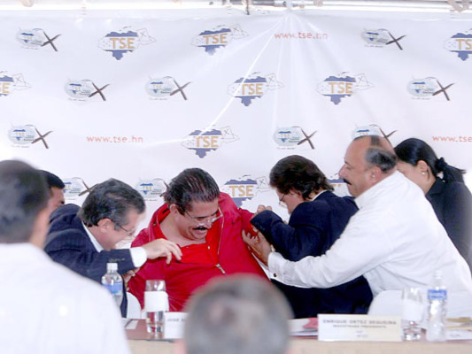 Lectores eligen al 'Muñeco' González como Personaje de 2011