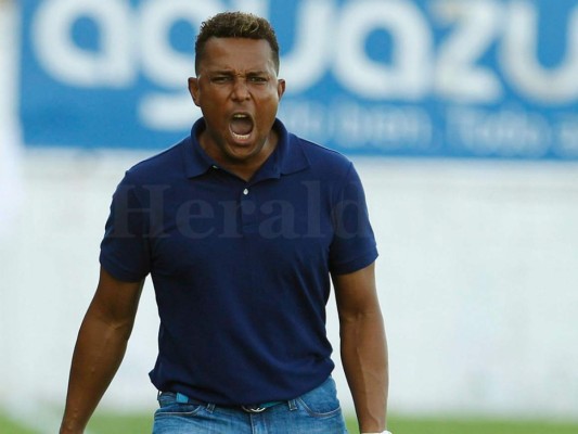 Carlos Pavón tiene las horas contadas en el Vida