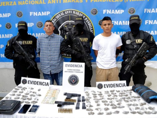 Ambos detenidos serán remitidos a los juzgados correspondientes por suponerlo responsable de cometer el delito de extorsión, portación ilegal de armas y posesión y distribución de marihuana, en perjuicio del estado de Honduras.