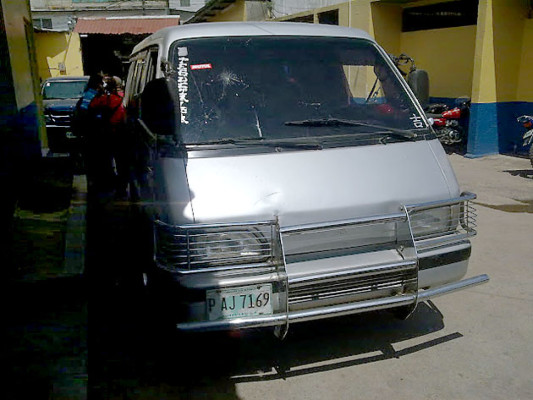 Policía captura a once supuestos mareros en posesión de fusil AK-47