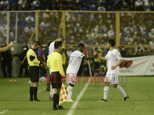 Lo que no se miró en TV: desesperación y regaños de Coito, el regreso de Choco y el apagón en El Salvador vs. Honduras