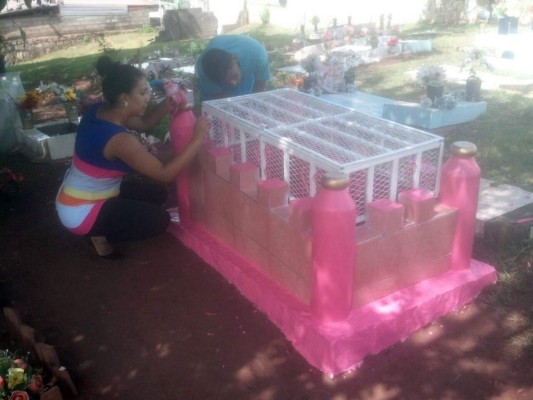 Honduras: Capitalinos recuerdan a sus muertos en el Día de los Santos