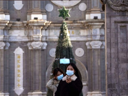 Beijing pide no viajar tras nuevos casos de covid-19