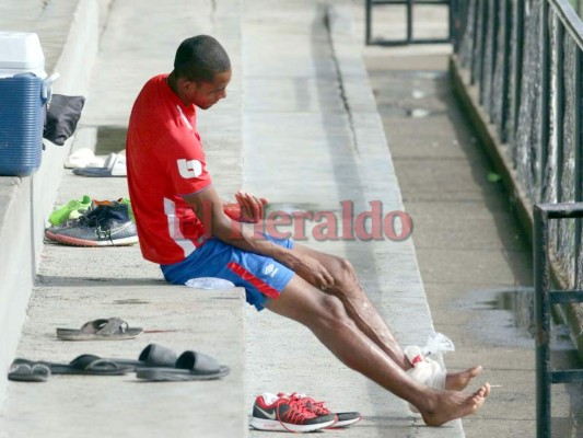 Jerry Bengtson no entrena por golpe en su tobillo