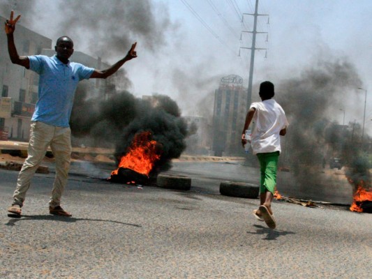 Trece muertos en la disolución de la acampada contra la junta militar de Sudán