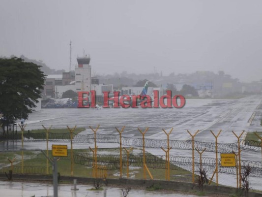 FOTOS: Así está el ambiente en el aeropuerto Toncontín tras supensión de vuelos