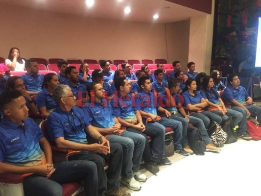 Atletas de la UPNFM son juramentados para juegos JUDUCA 2018