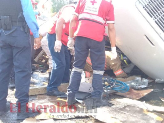 Muerte, dolor y destrozos del accidente en la colonia El Carrizal en imágenes