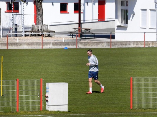 FOTOS: Bayern retoma sus entrenamientos pero manteniendo las distancias